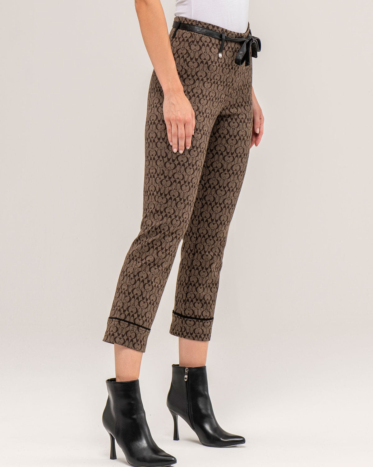 I pantaloni must-have per l'inverno: dal palazzo al flare