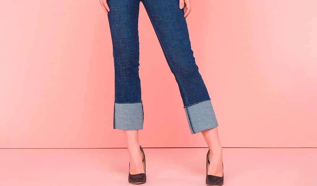 Chiara Dalba: i jeans con risvolto, la tendenza 2024 che conquista tutti