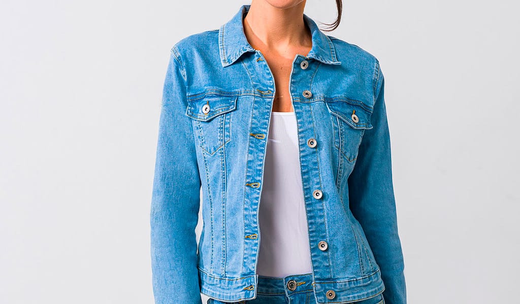 Giacche in Denim da donnna: Evergreen del Guardaroba per Ogni Stagione