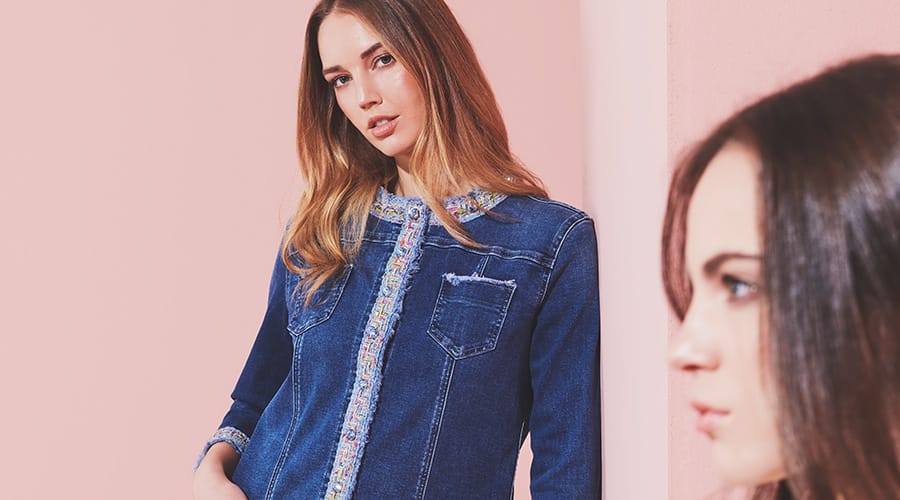 Giubbotto di jeans: come abbinarlo per un look estivo perfetto