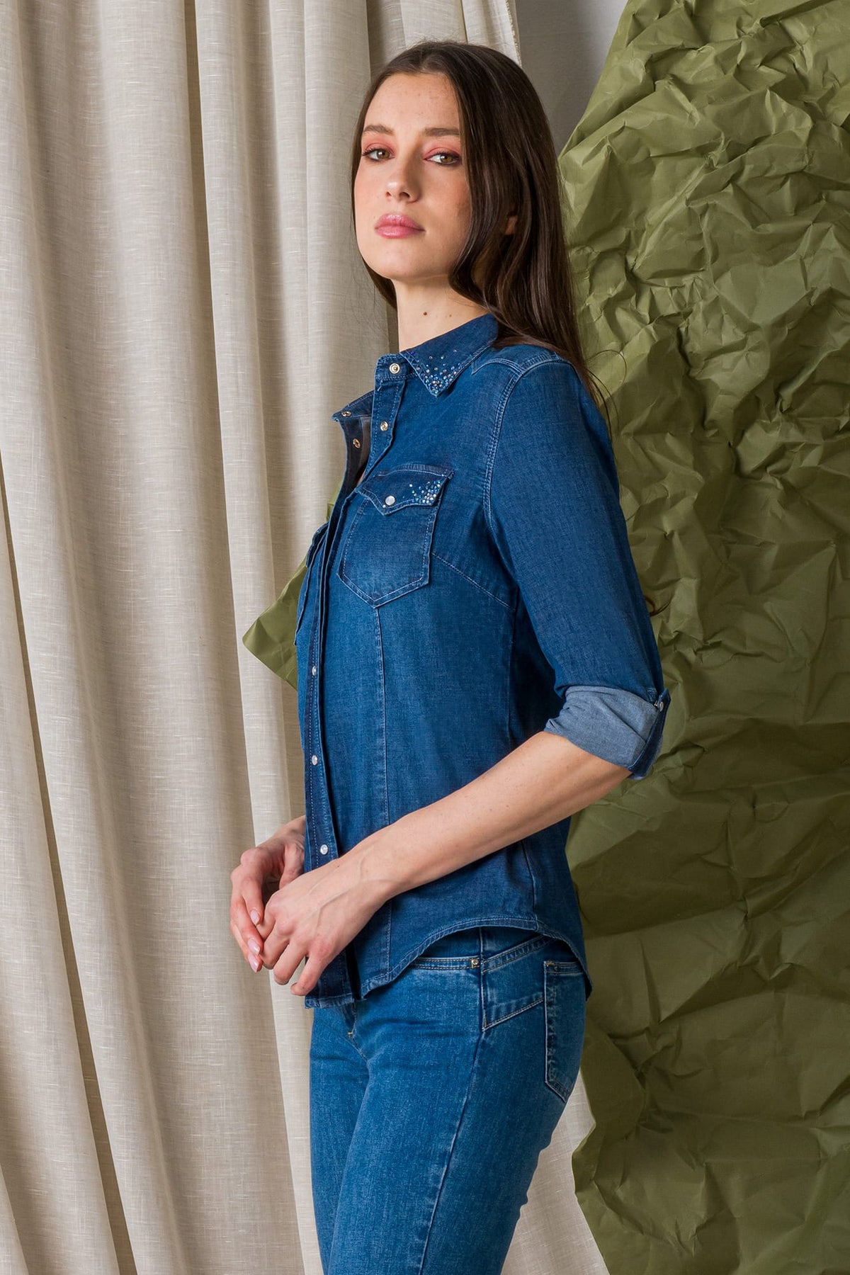 Camicie leggere per la primavera: modelli in lino e cotone