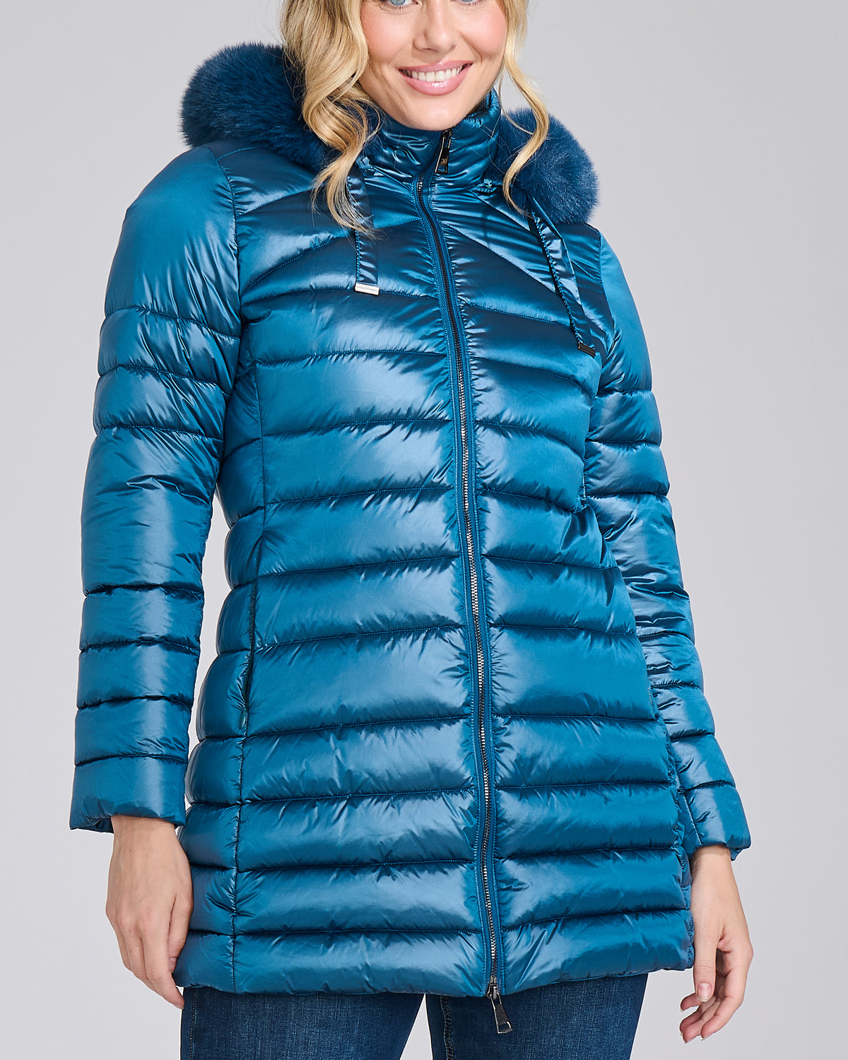 Piumino lungo lucido con cappuccio in ecopelliccia donna, colore Bluette – Chiara Dalba