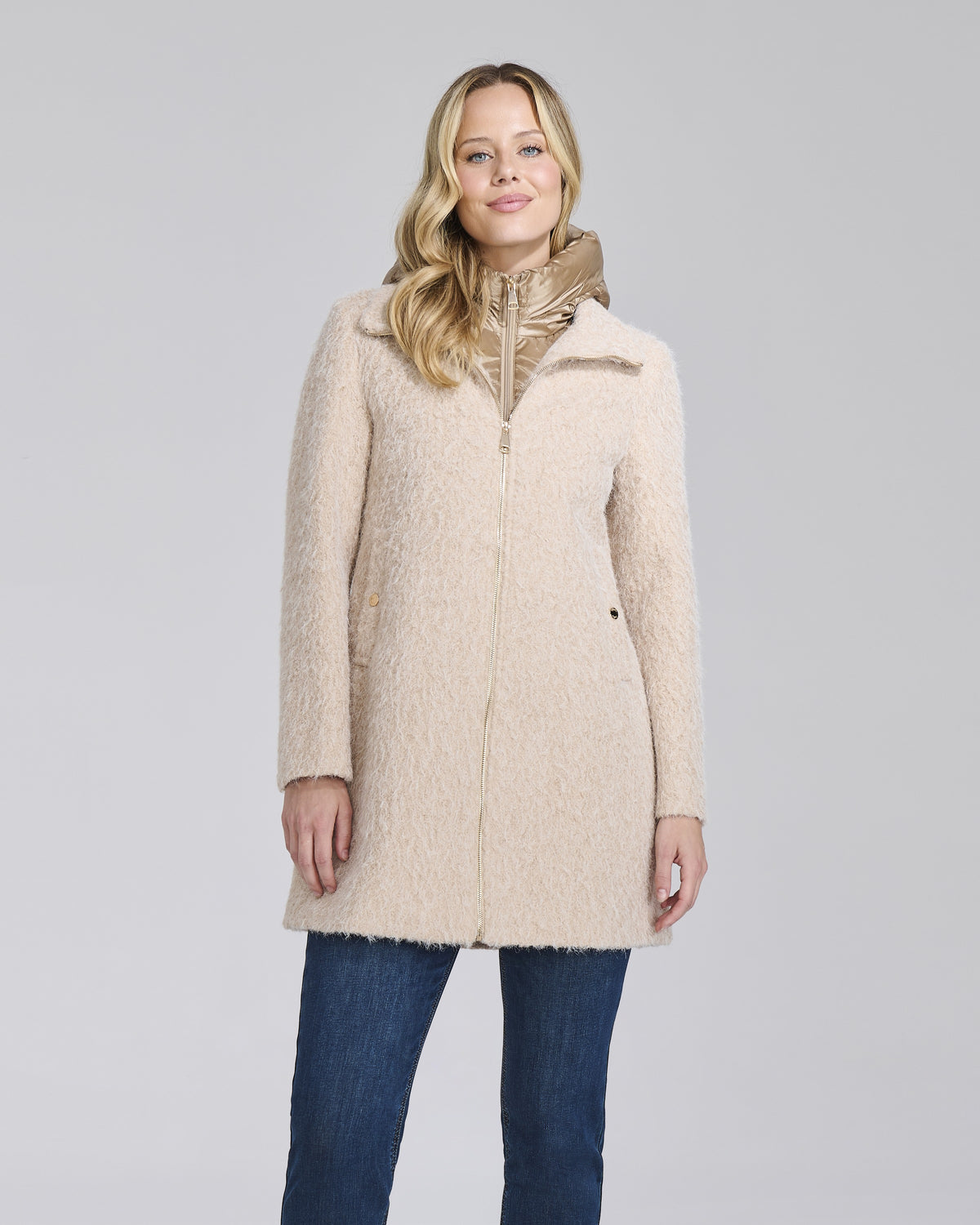 Giubbino in panno con cappuccio e zip donna, colore Perla – Chiara Dalba