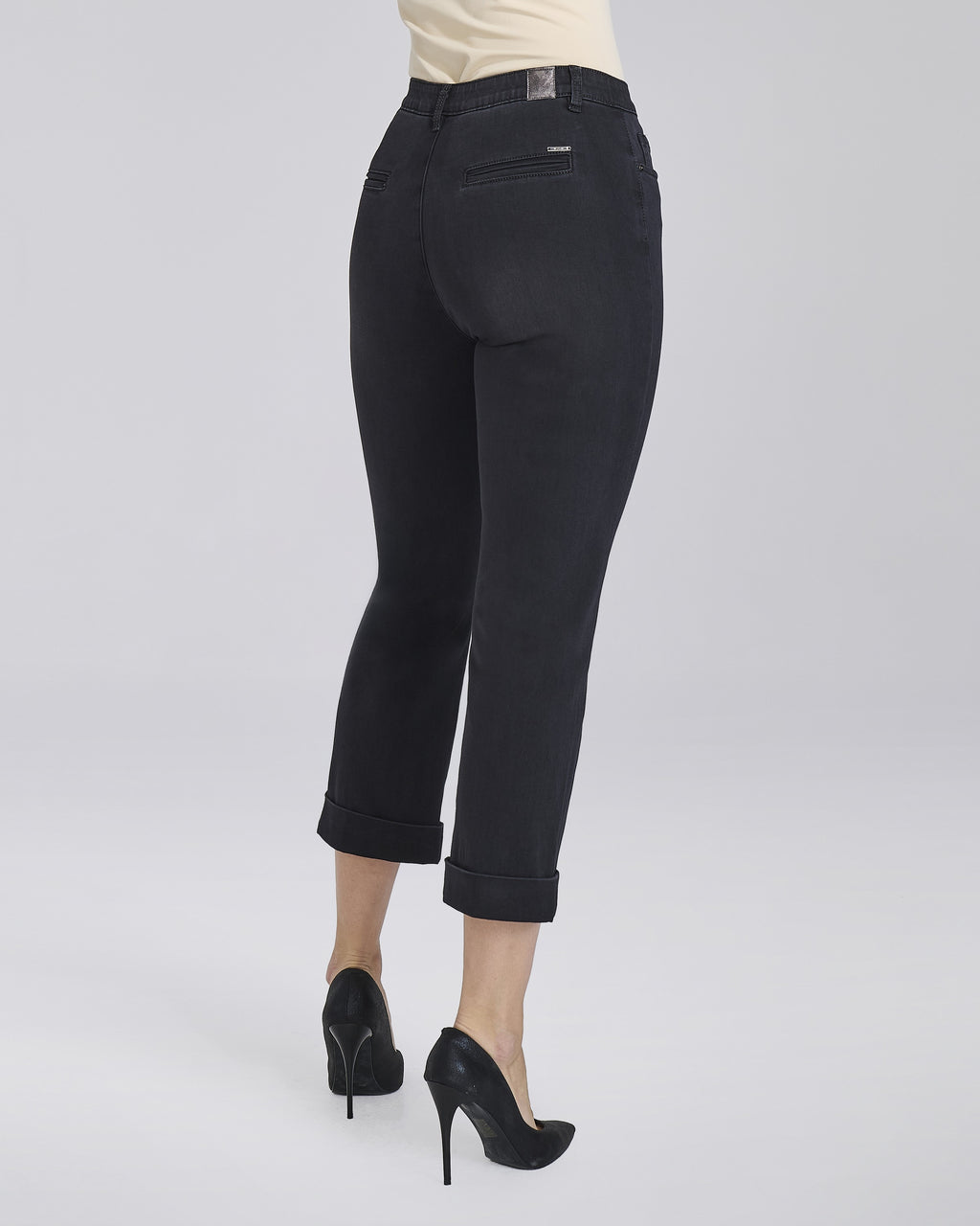 Jeans neri con risvolti 5 tasche donna – Chiara Dalba, foto 5