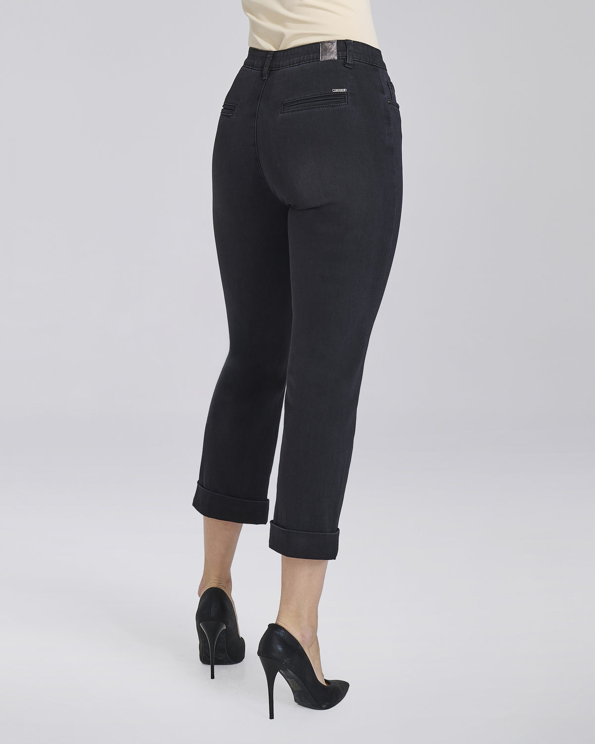 Jeans neri con risvolti 5 tasche donna – Chiara Dalba, foto 5