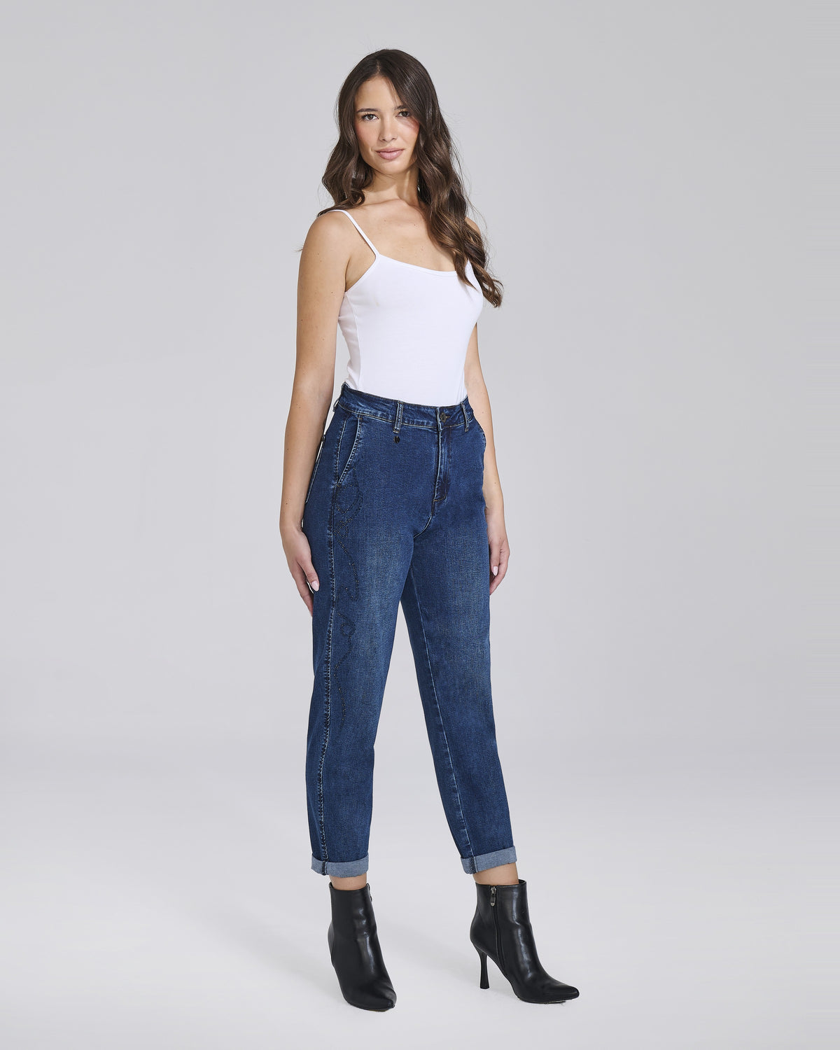 Jeans carrot con tasche chino e risvolti donna – Chiara Dalba, foto 3