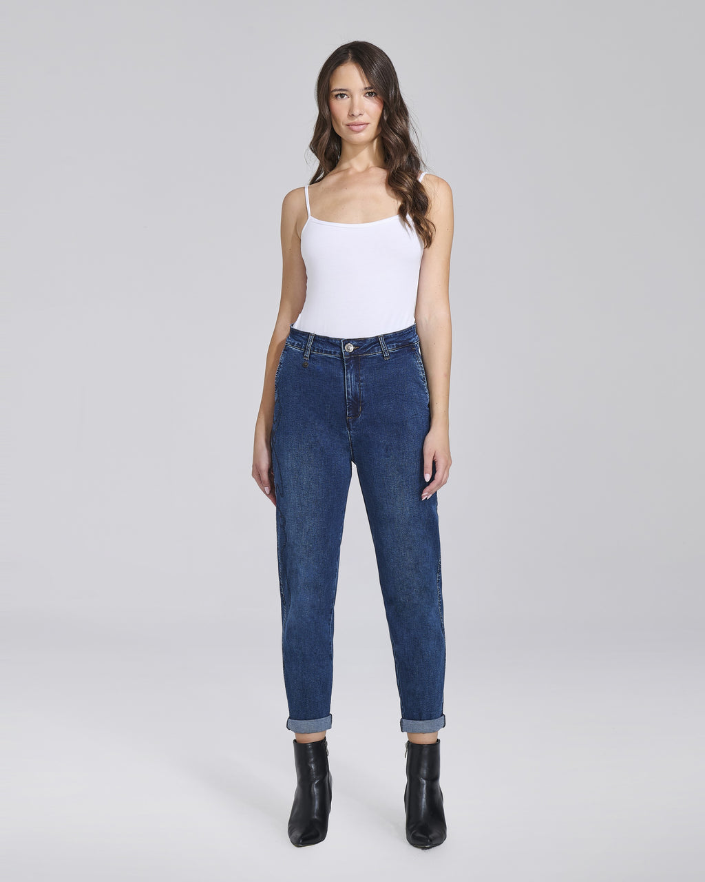 Jeans carrot con tasche chino e risvolti donna – Chiara Dalba, foto 5