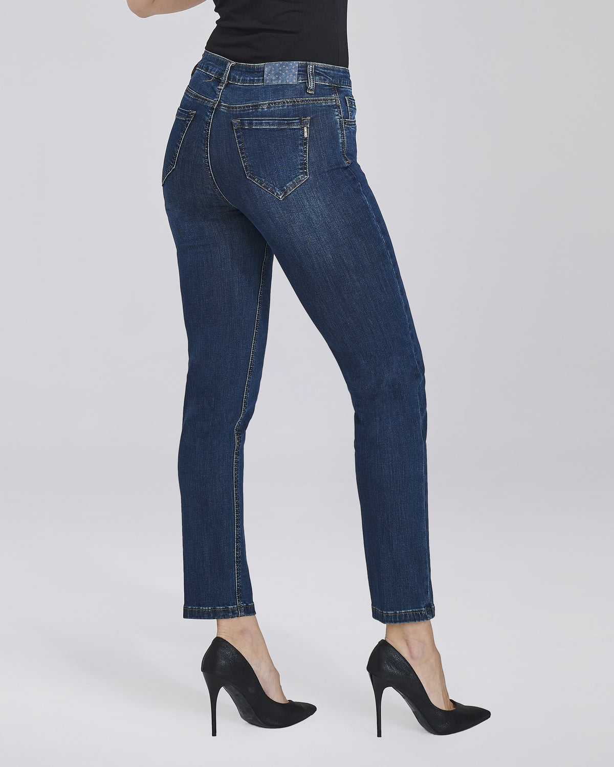 Jeans slim push up effetto vissuto donna – Chiara Dalba, foto 5
