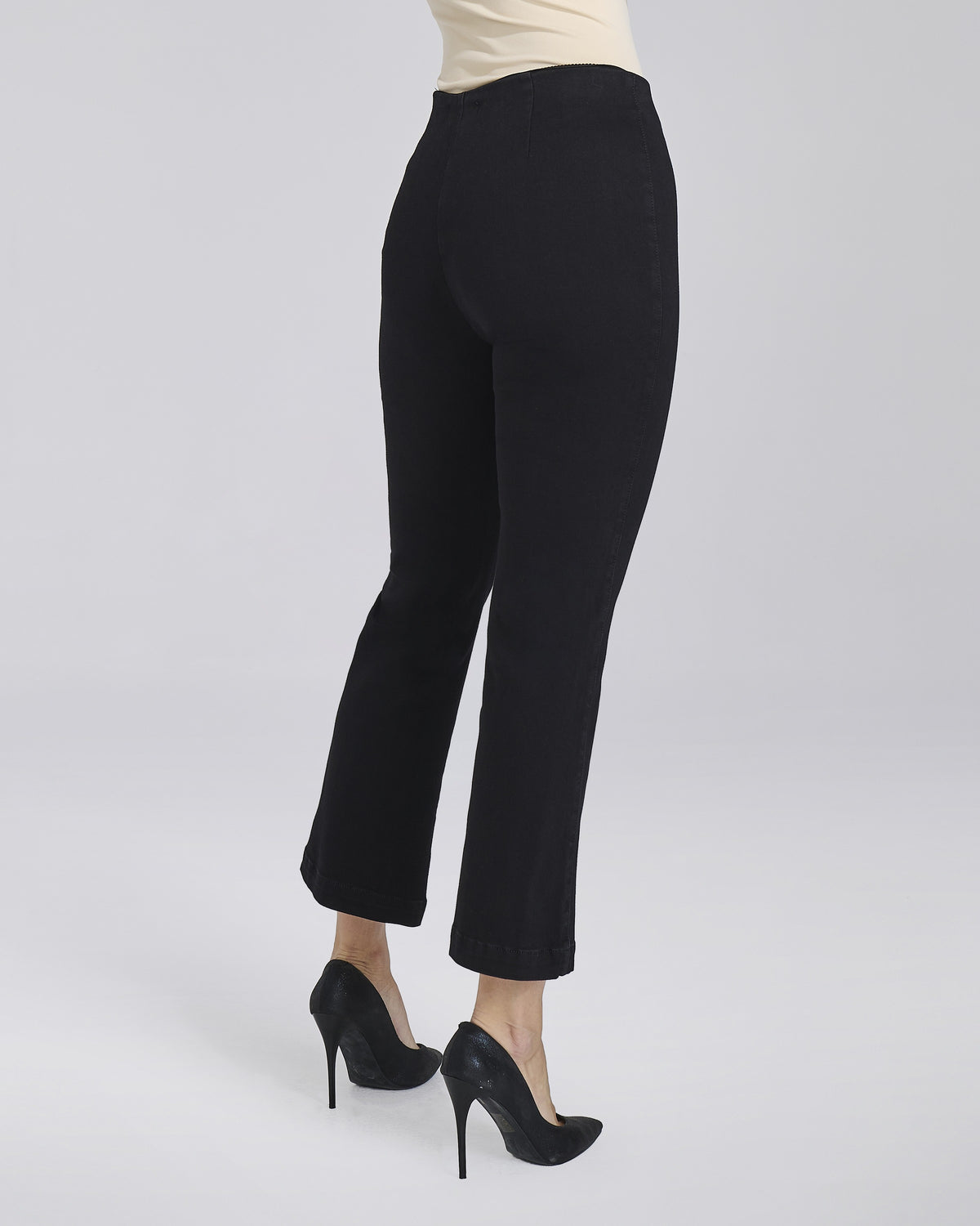 Jeans flare cropped nero senza tasche donna – Chiara Dalba, foto 5