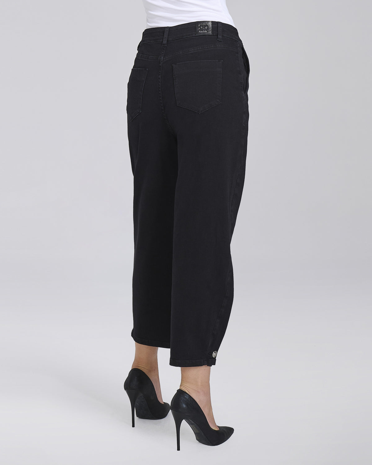 Jeans wide leg con bottoni sul fondo donna – Chiara Dalba, foto 6
