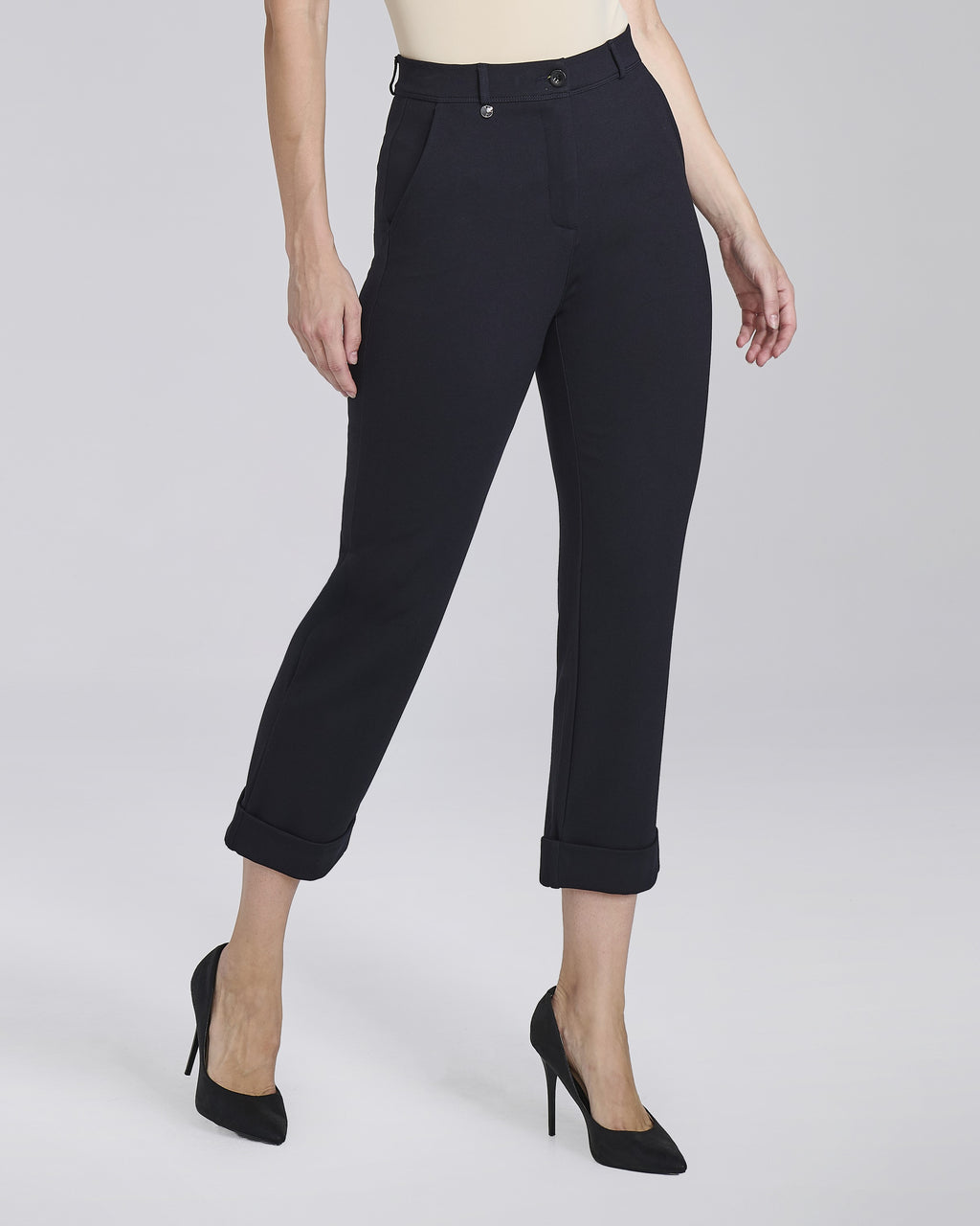 Pantalone in maglina cropped leggermente svasato con risvolti donna, colore Nero – Chiara Dalba