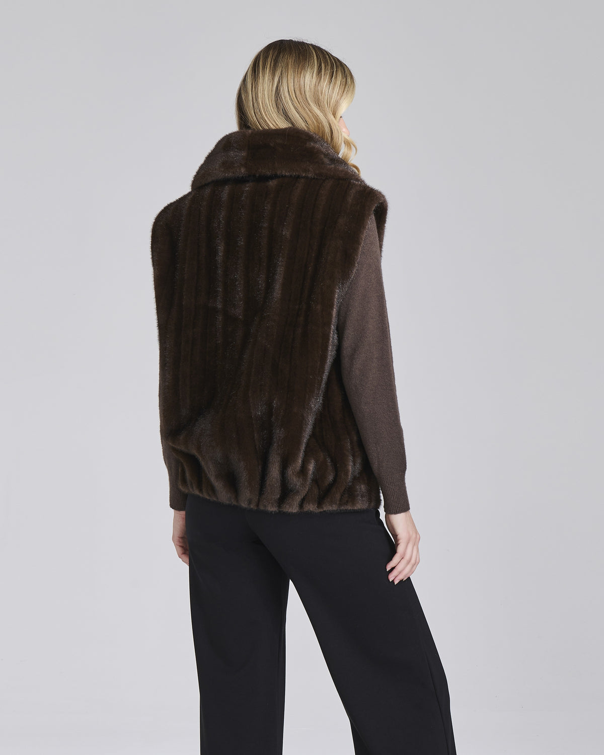 Gilet in ecopelliccia striata con zip donna – Chiara Dalba, foto 3