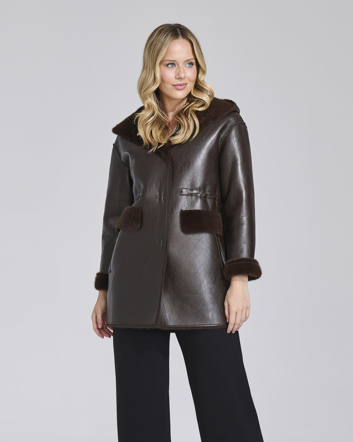 Giacca double ecopelle ed ecopelliccia con cappuccio donna – Chiara Dalba, foto 2