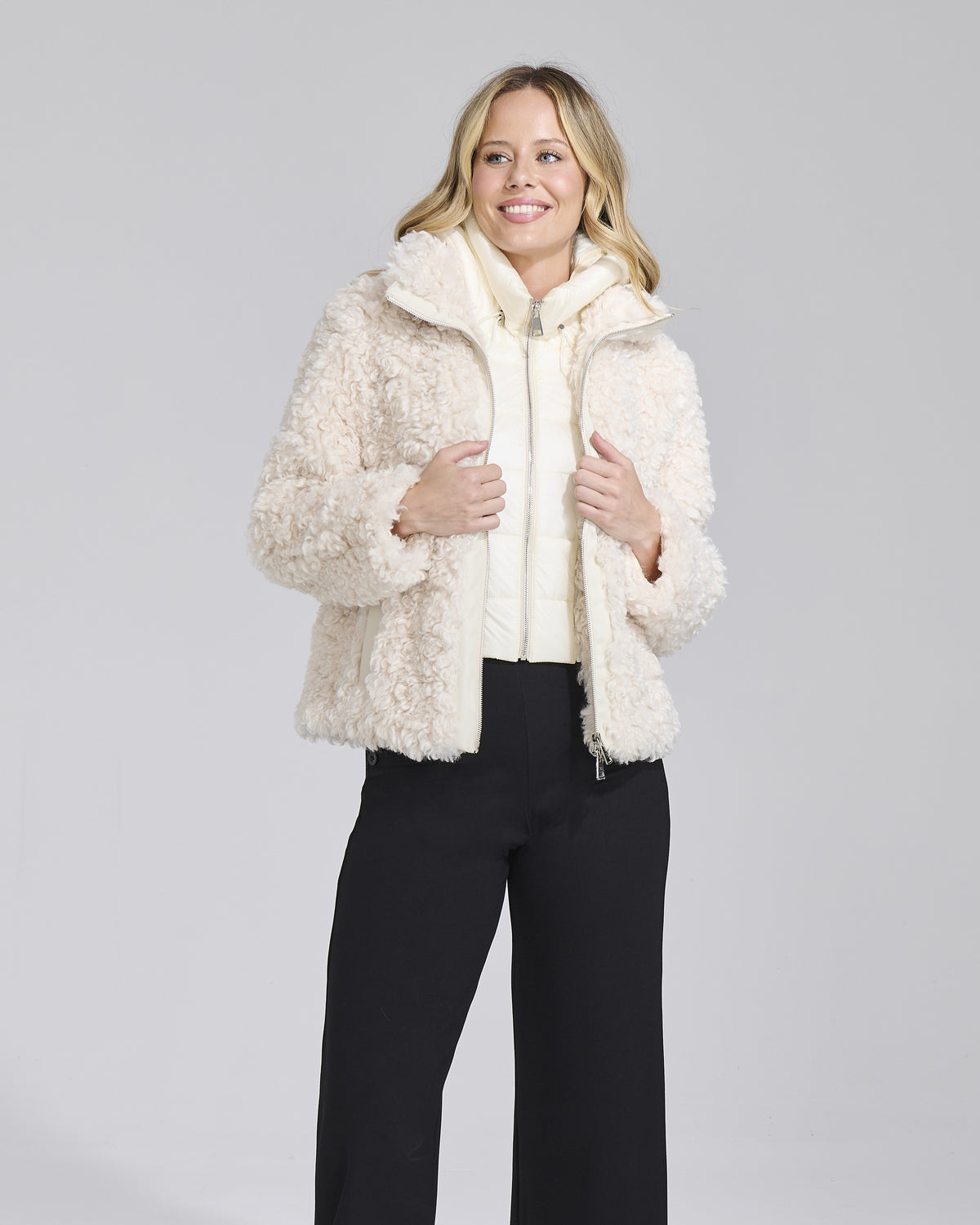 Ecopelliccia riccia con zip e cappuccio donna – Chiara Dalba, foto 2