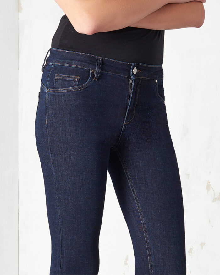5-pocket flared jeans with push-up effect