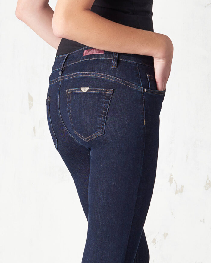 5-pocket flared jeans with push-up effect