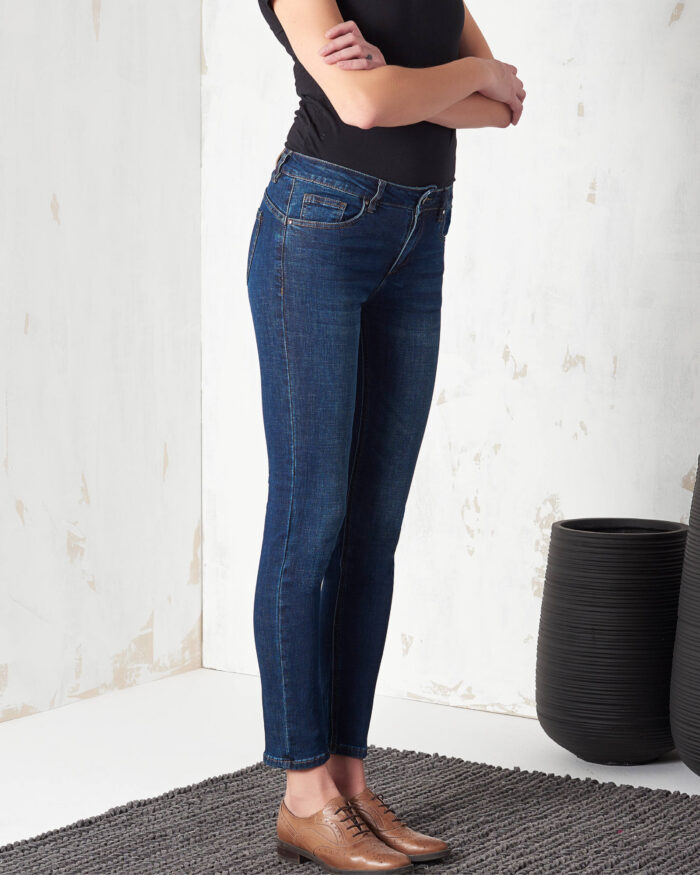 5-pocket jeans with push-up effect