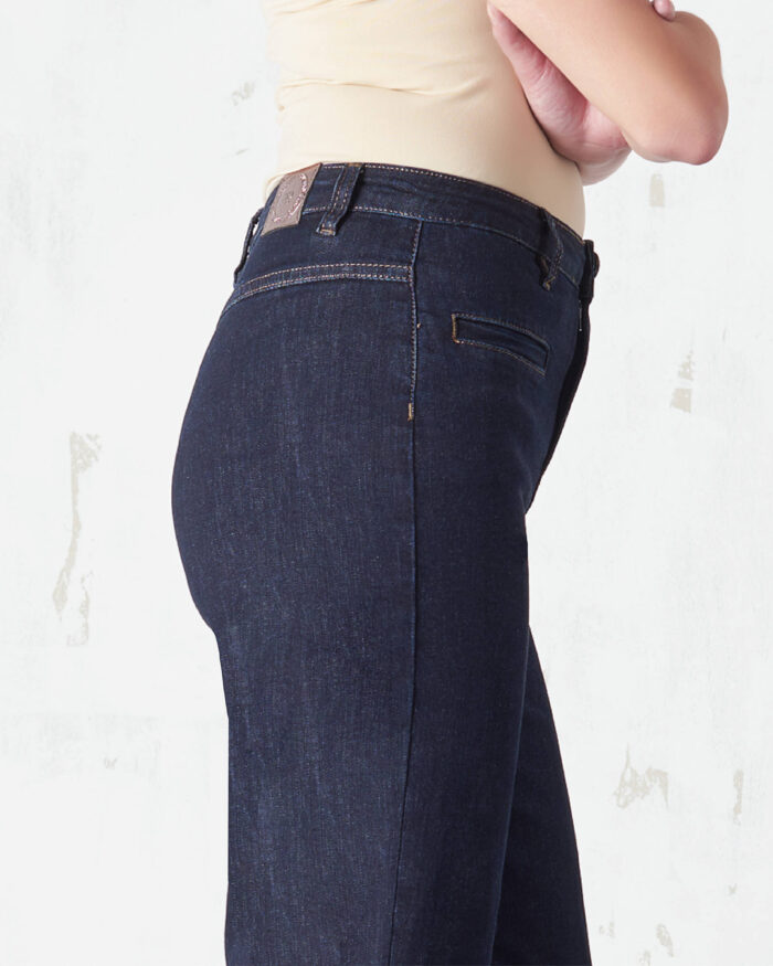 Jeans with frontal frisco pockets