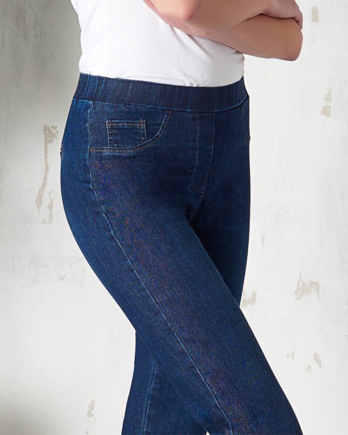 Jeans with elasticated waist and turn-ups