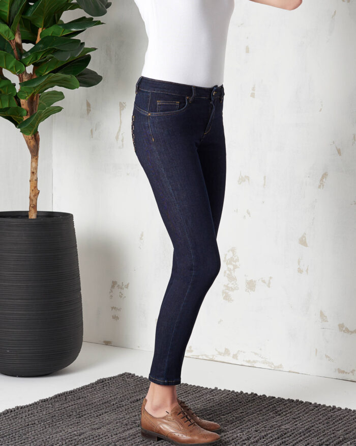 5-pocket push-up jeans with strass pocket