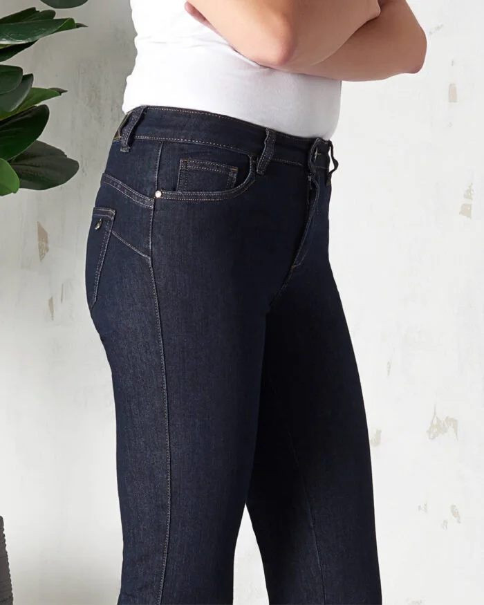 Trumpet jeans with lace at the bottom with push-up effect