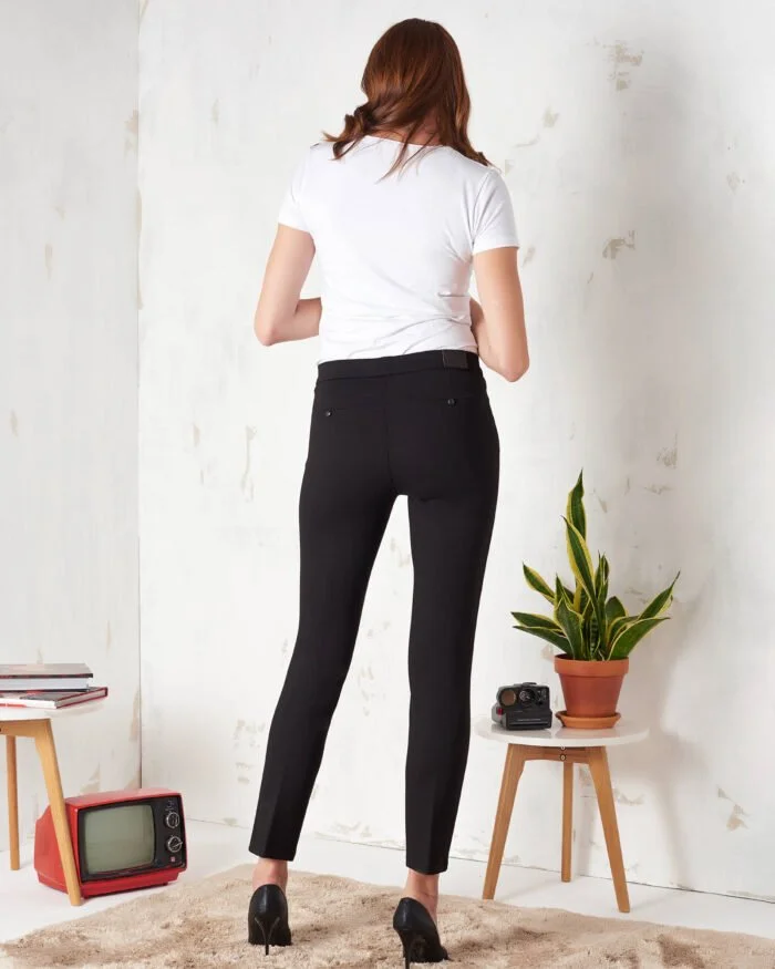 Plain-coloured Milano stitch trousers with leather profiles