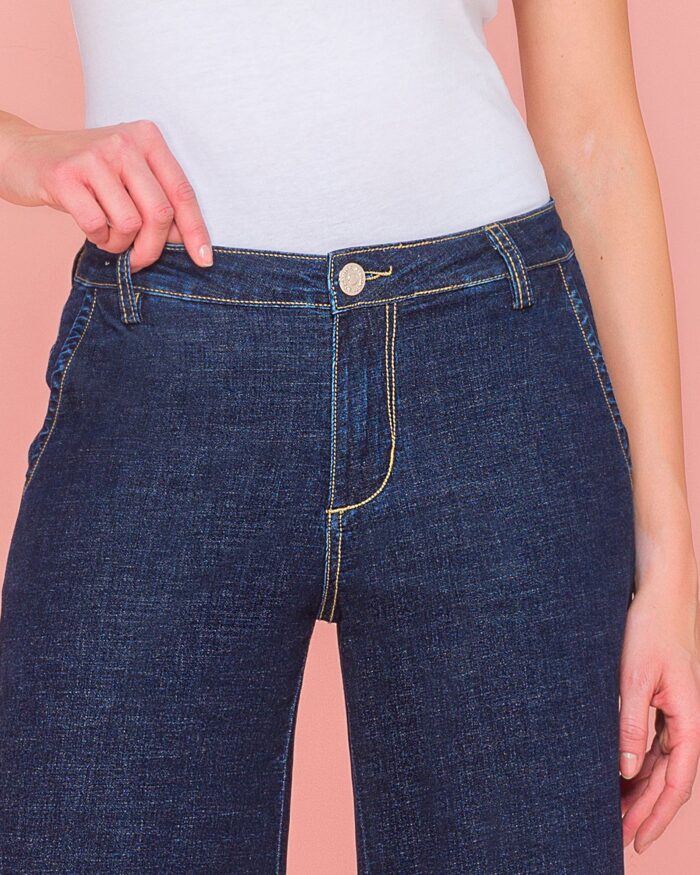 Jeans chinos con risvoltone