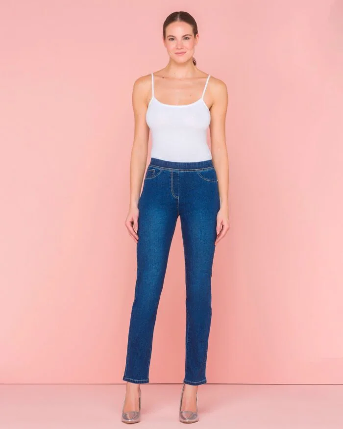Jeans con cinturino elastico